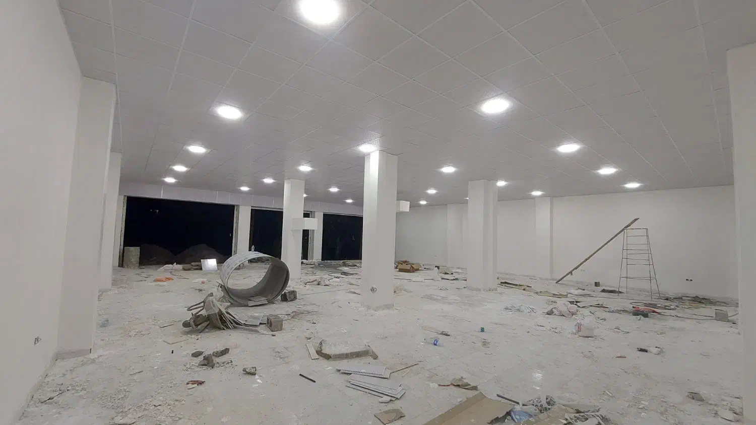 اجاره مغازه ۳۰۰ متری|اجارهٔ مغازه و غرفه|بم, |دیوار