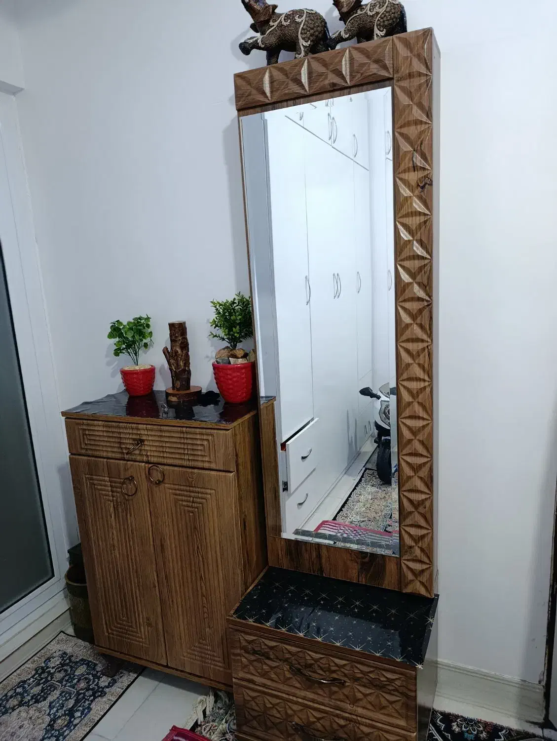 3 عدد. چوبی کمد ارایش. میز تلفن|جاکفشی، کمد، دراور|قم, زاویه|دیوار