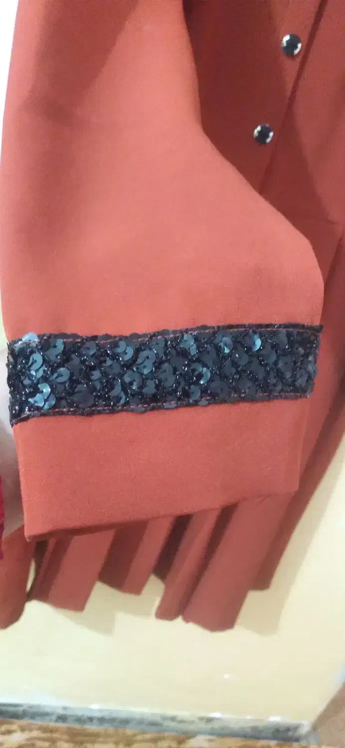 مانتومجلسی|لباس|دهلران, |دیوار