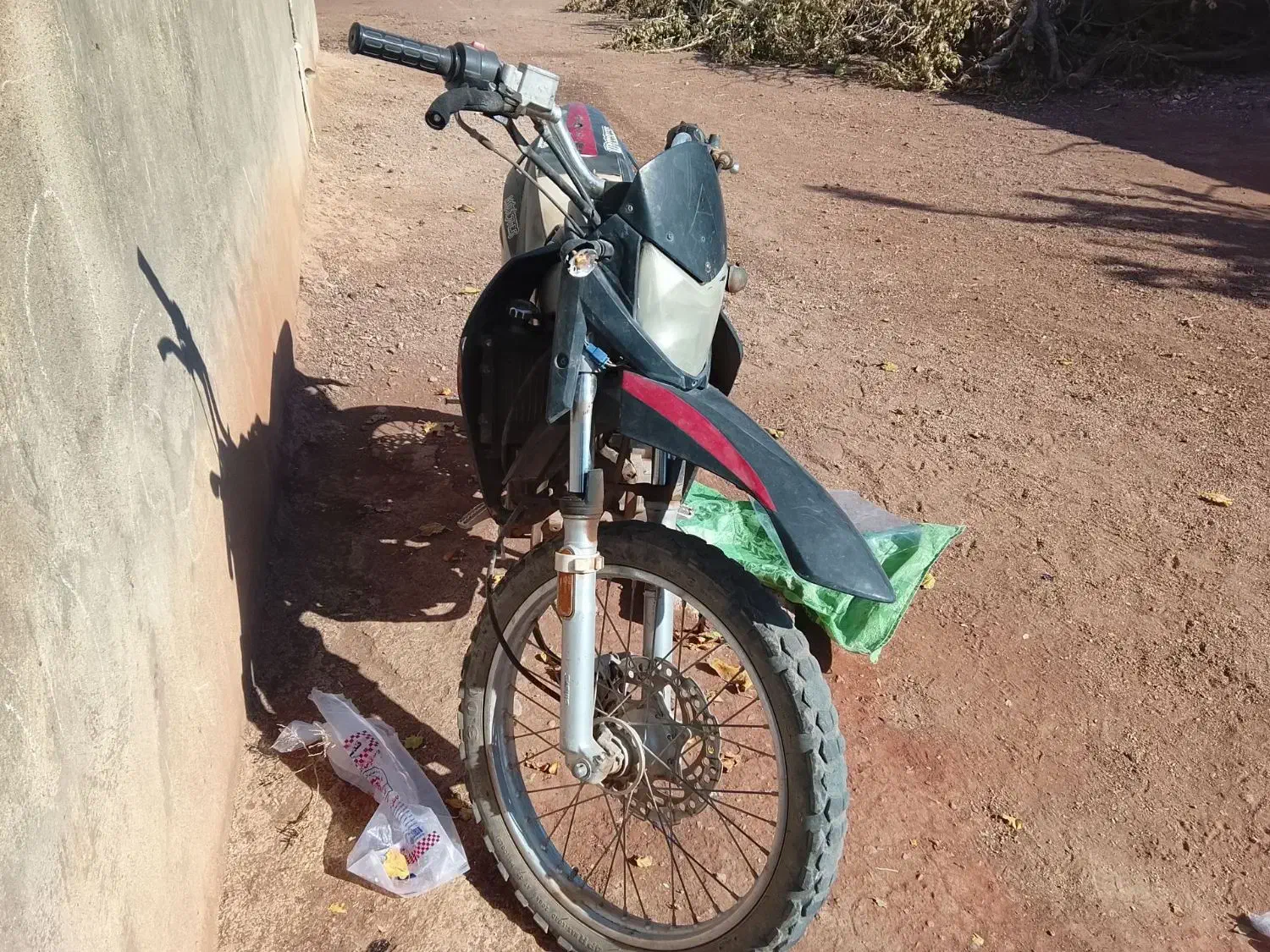 تریل خارجی|موتورسیکلت|مشکان, |دیوار