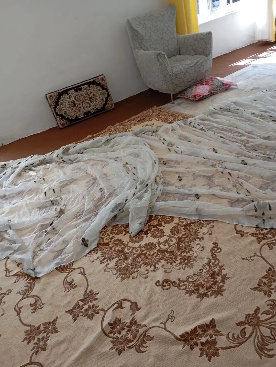 دوتا فرش ودوتاپرده به فروش میره|فرش|سنندج, |دیوار