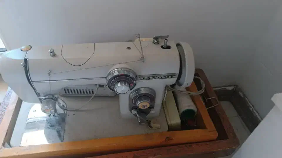 چرخ ژانومه|چرخ خیاطی و ریسندگی|سهند, |دیوار