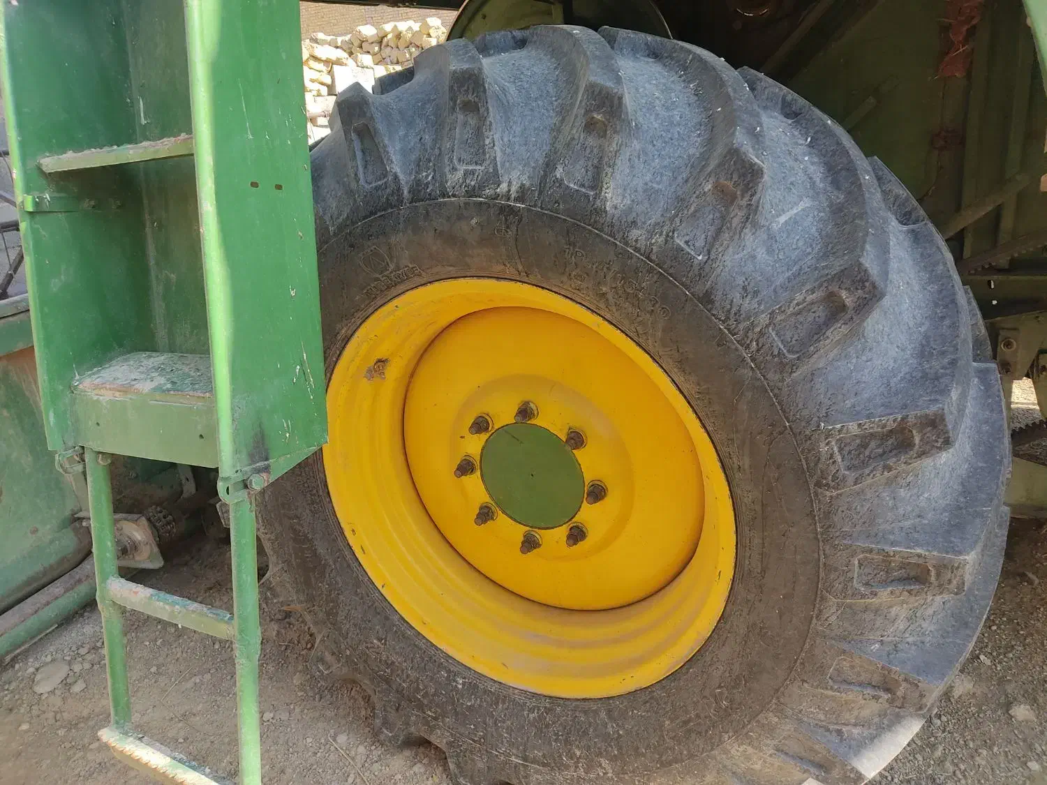 فروش کمباین ۱۰۵۵مدل ۸۸|خودرو سنگین|اصفهان, سنجوانمره|دیوار