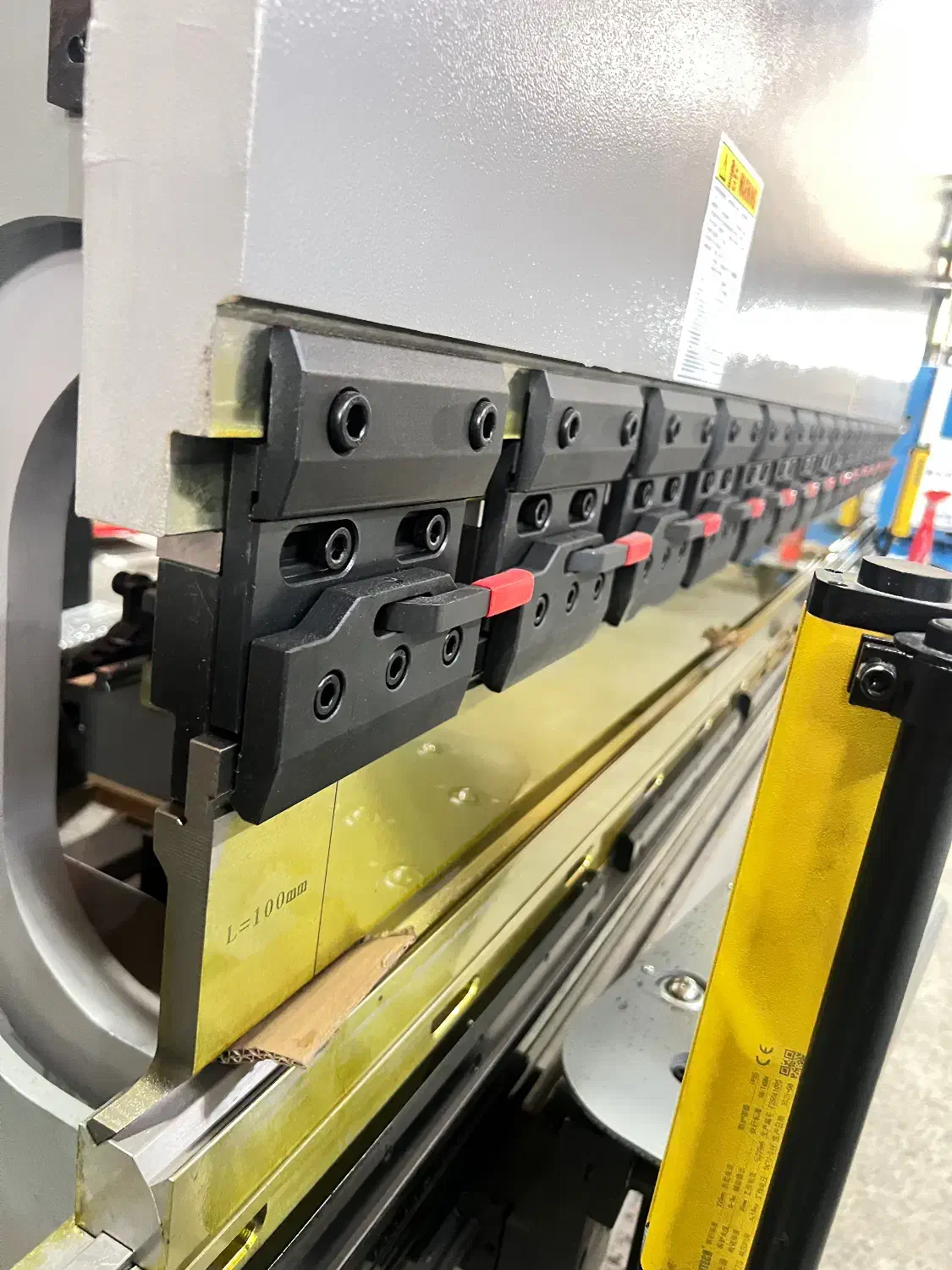 دستگاه خم ۳متر ۱۲۵تن /پرس برک/|ماشینآلات صنعتی|پردیس, شهرک صنعتی خرمدشت فاز ۷|دیوار