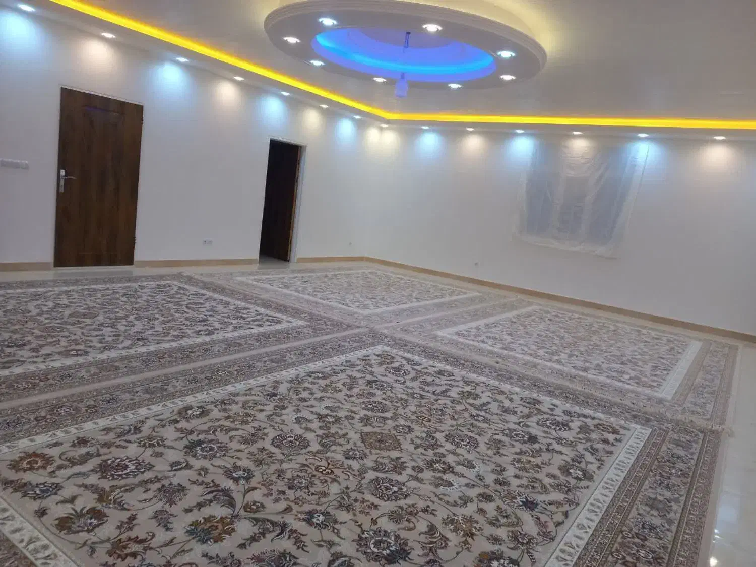 فرش ماشینی گل برجسته|فرش|اراک, |دیوار