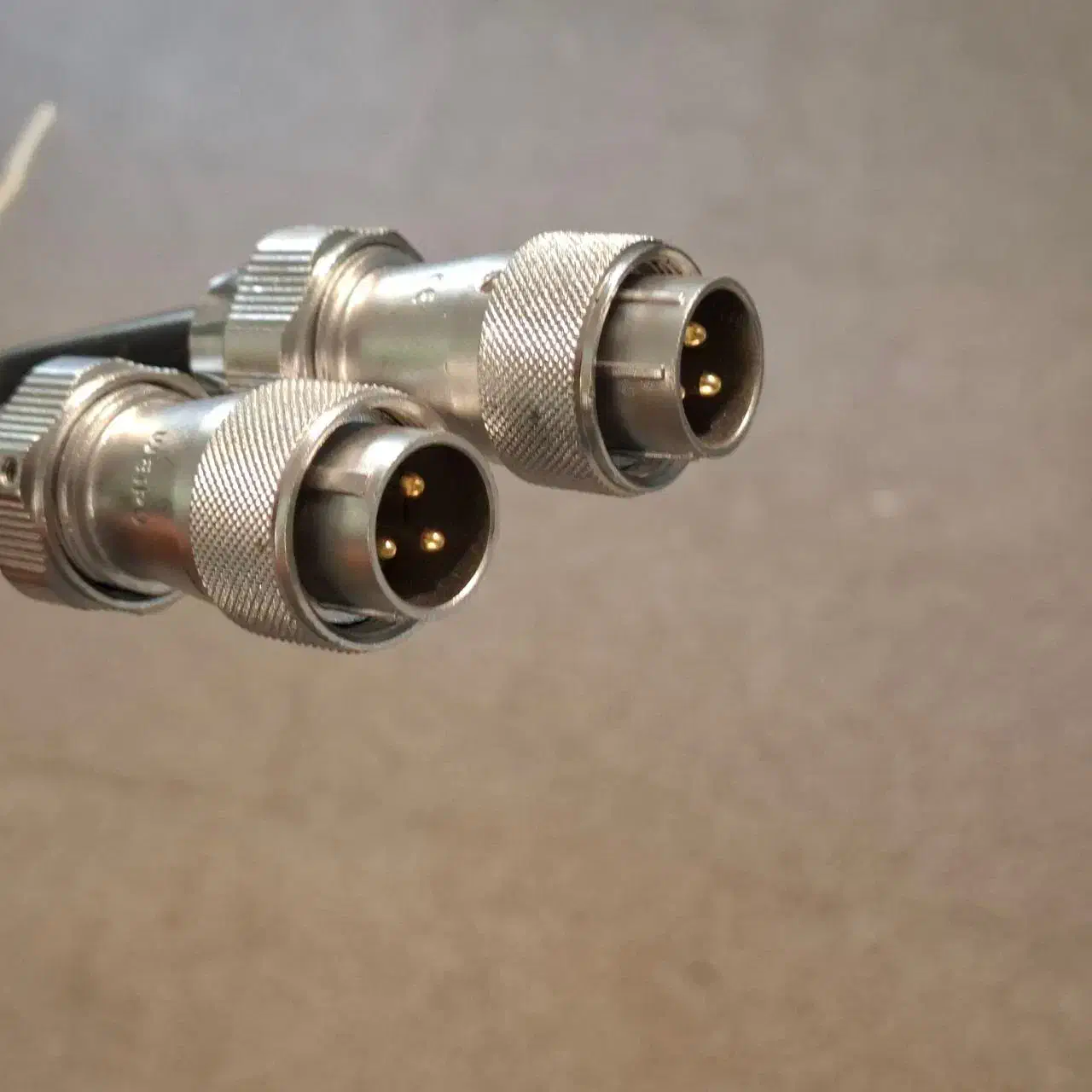 کابل 3در4 با کانکتور نظامی و سرسیم حلقوی|ابزارآلات|مشهد, نیروی هوایی|دیوار