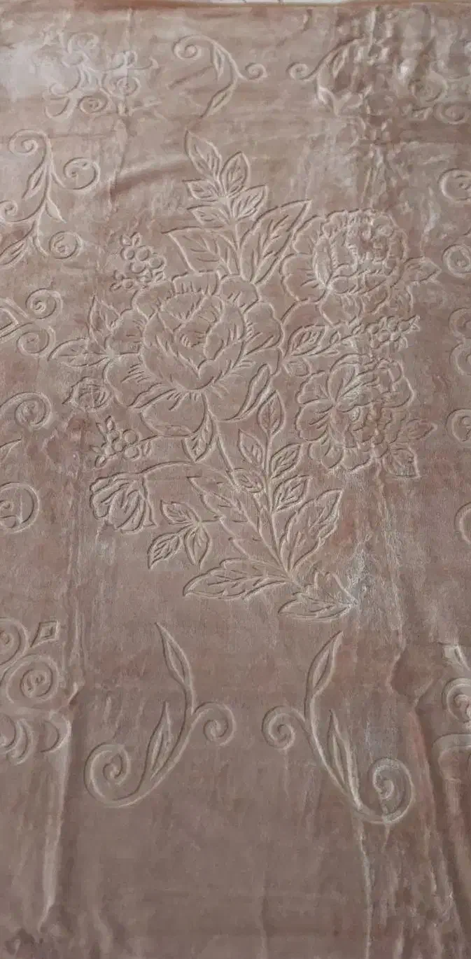 پتو یک نفره گل برجسته|رختخواب، بالش، پتو|یزد, |دیوار