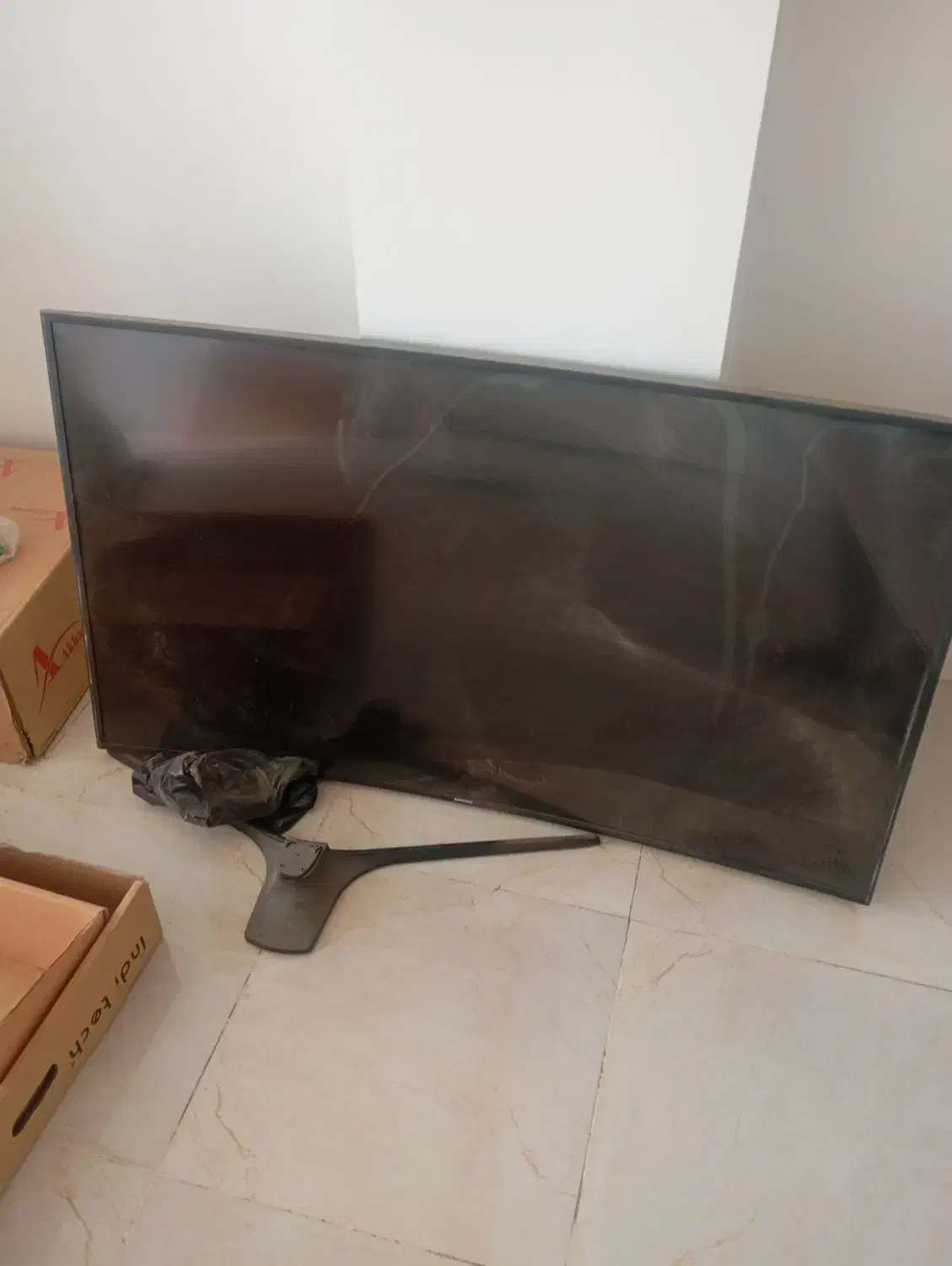 55اینچ خمیده صفحه شکسته|تلویزیون و پروژکتور|مرند, |دیوار