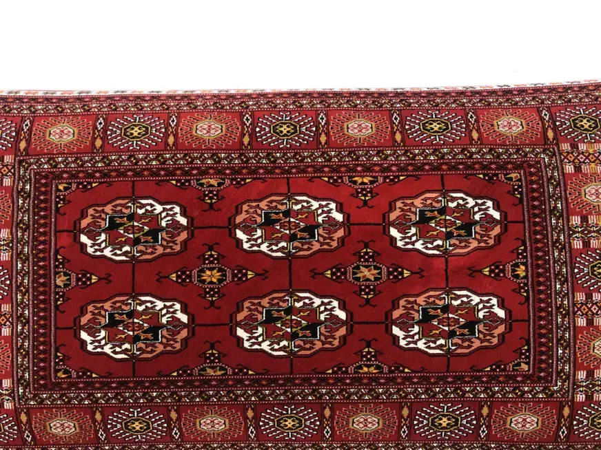 یک جفت پشتی|پشتی|گلستان (تهران), |دیوار