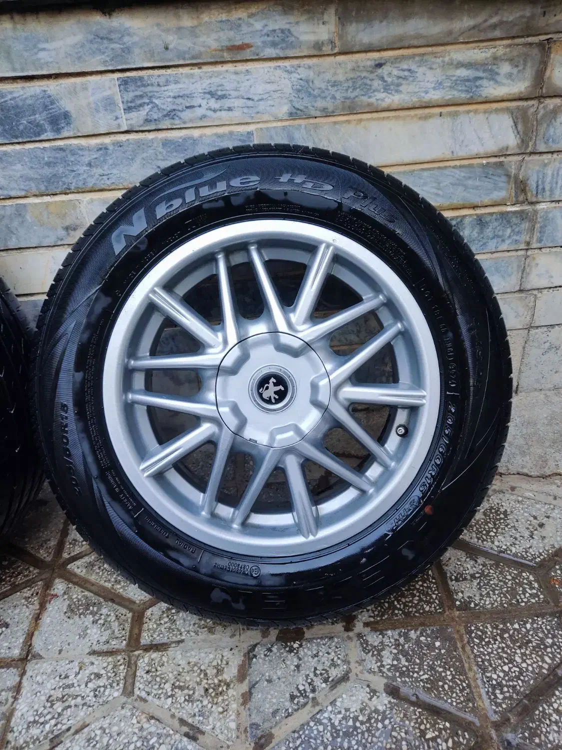 رینگ خرچنگی ۱۵ و لاستیک نکسن کره ای|قطعات یدکی و لوازم جانبی|کوهدشت, |دیوار