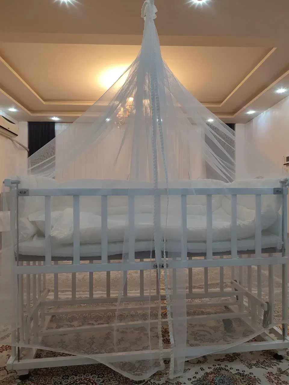 تخت خواب و گهواره کنار مادر|تخت و صندلی بچه|پارس‌آباد, |دیوار