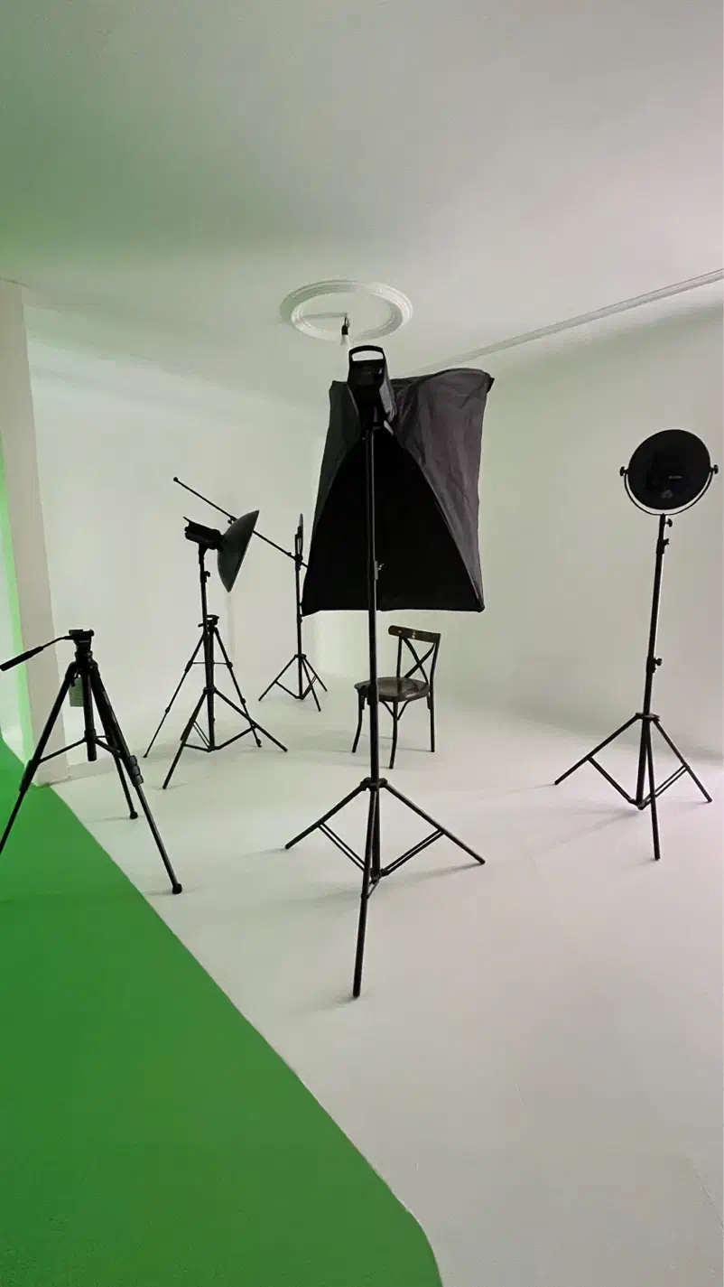 اجاره استدیو تولید محتوا و عکاسی - شهرآرا|اجارهٔ کوتاهمدت دفتر کار و فضای آموزشی|تهران, شهرآرا|دیوار