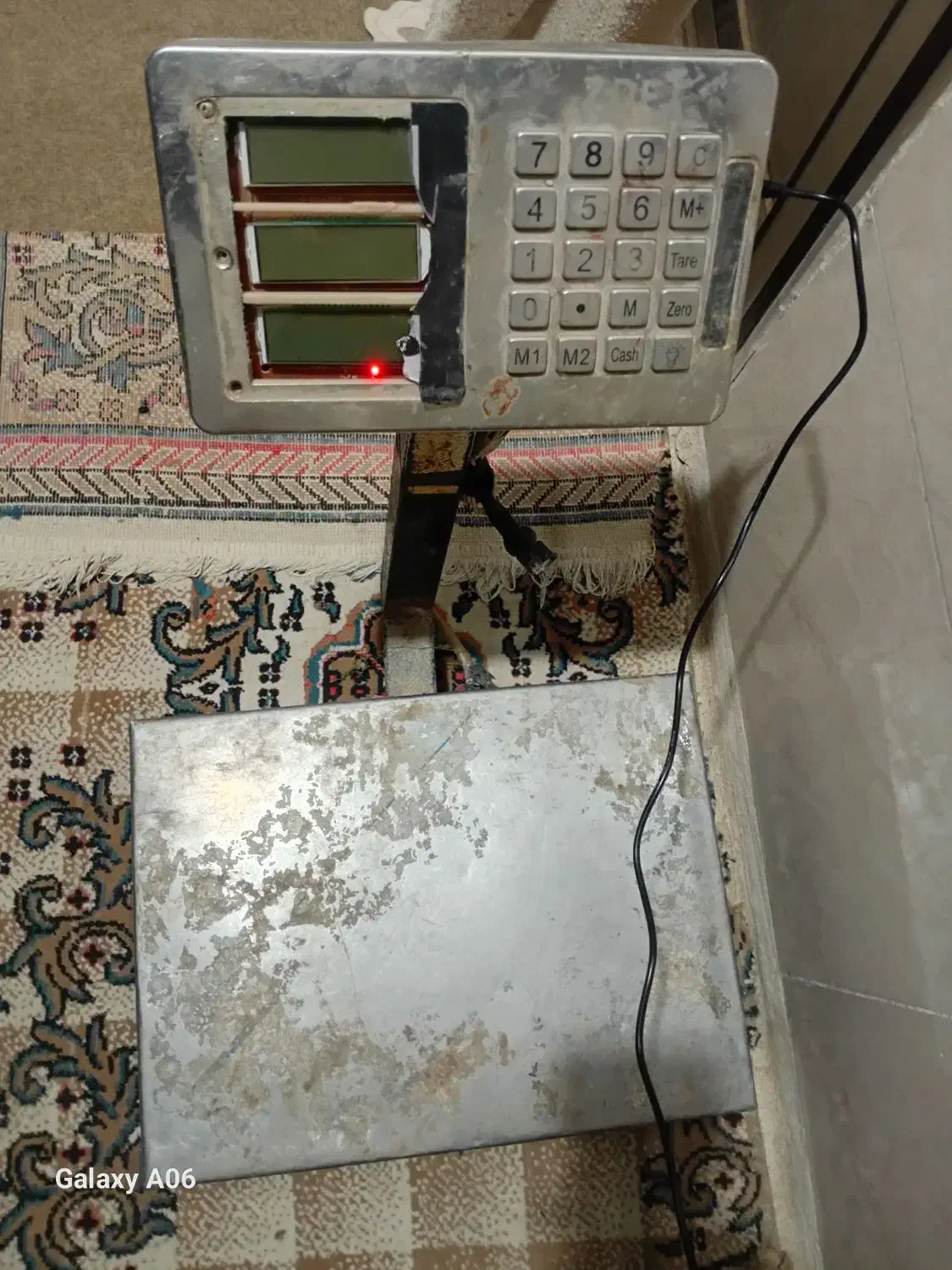 ترازو۳۰۰ سالم درجه یک و یک عدد اسپیکر میکرفن دار|فروشگاه و مغازه|بجنورد, |دیوار