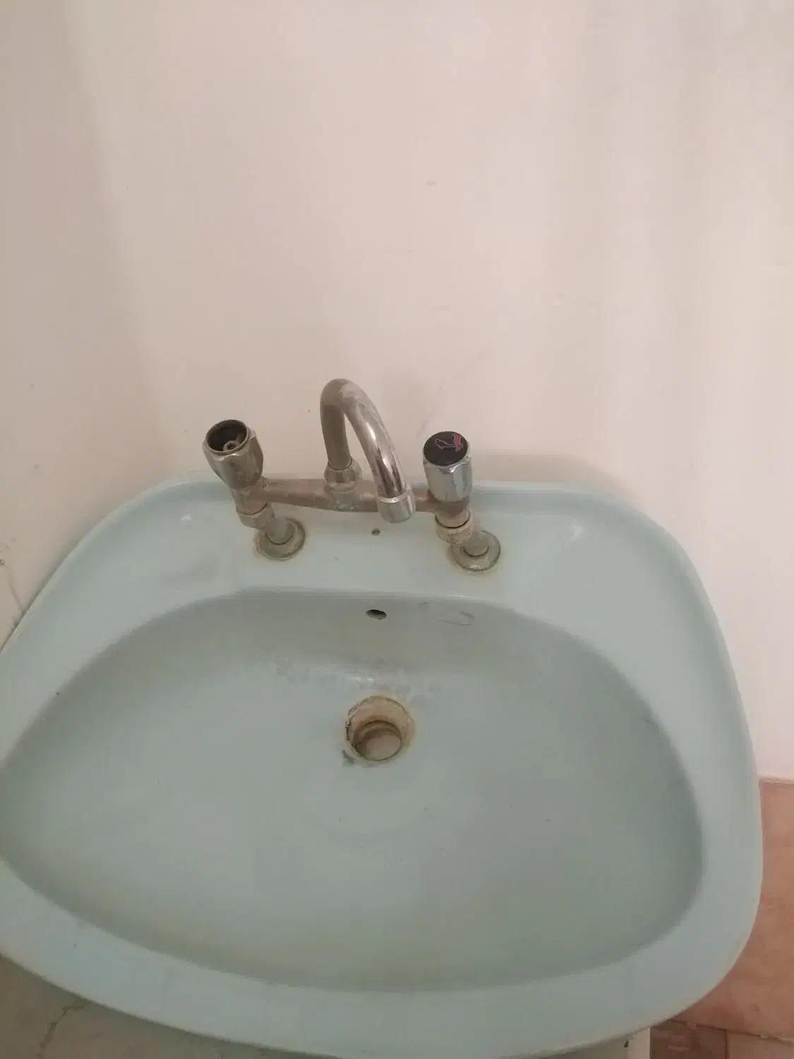 روشویی بزرگ|لوازم سرویس بهداشتی|فسا, |دیوار