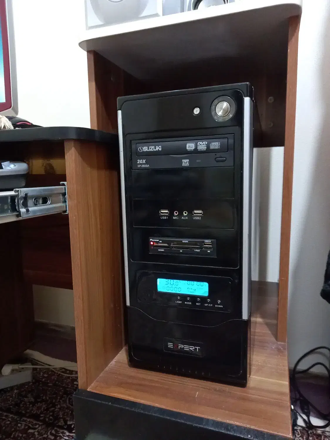 کامپیوتر کامل و قوی|رایانه رومیزی|شاهین‌شهر, عطار|دیوار