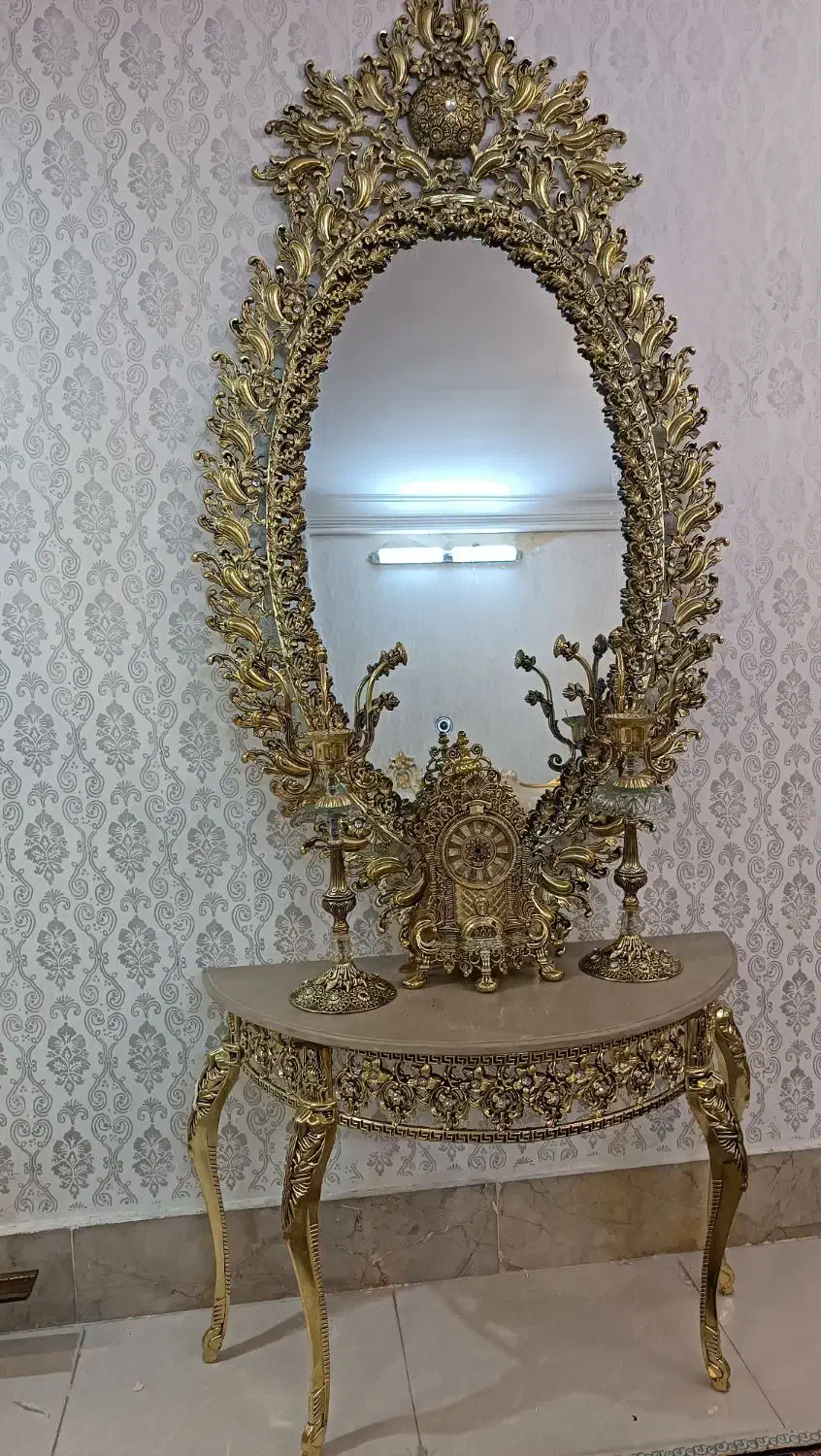 آیینه شمعدون و ساعت|آینه|مشهد, انقلاب|دیوار