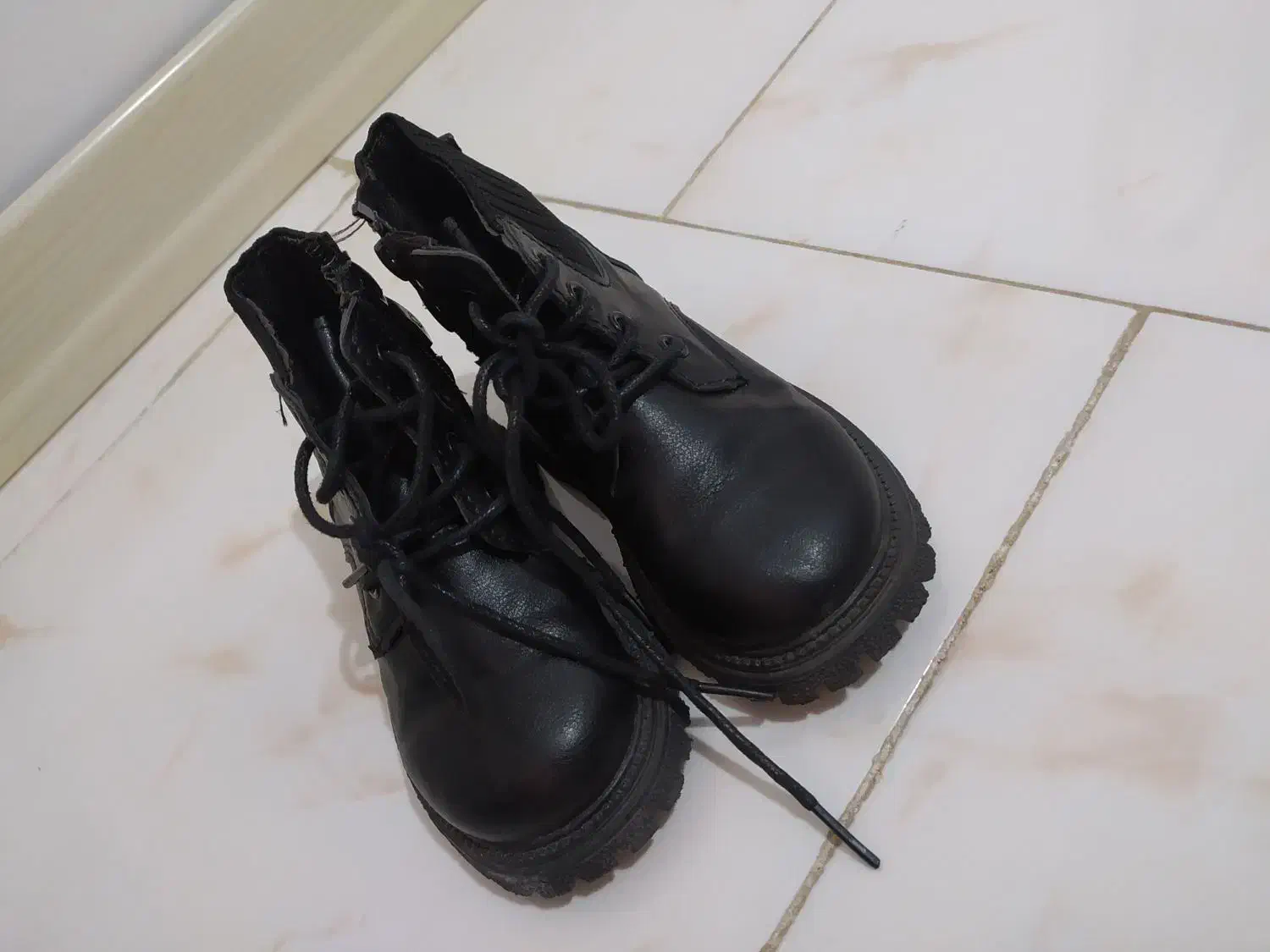 بوت بچگانه|کفش و لباس بچه|هشتگرد, شهرک ولیعصر (مصلی)|دیوار