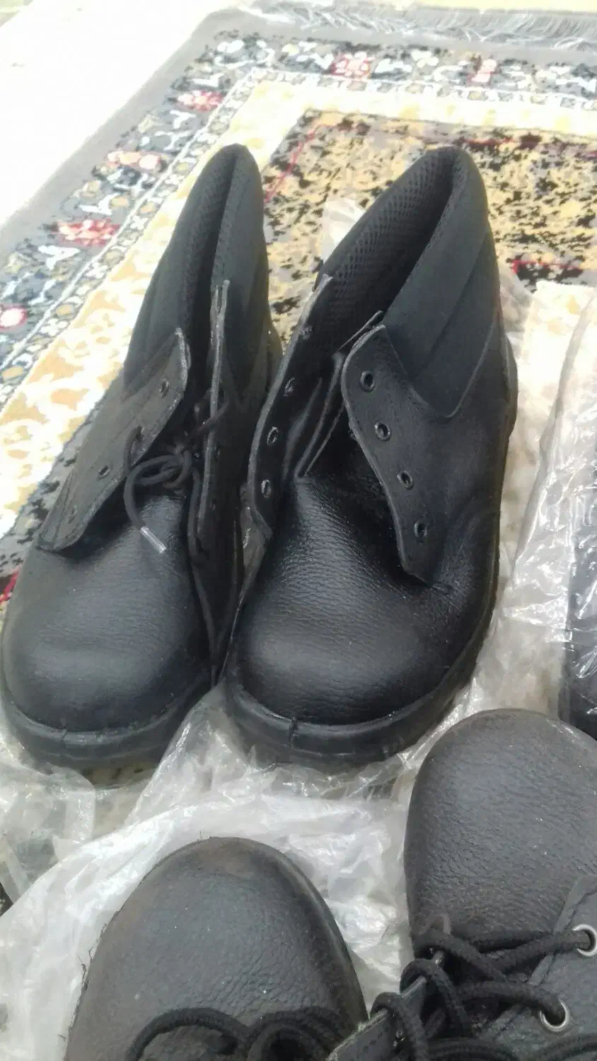 کفش و دستکش ایمنی|کیف، کفش، کمربند|اهواز, کارون|دیوار