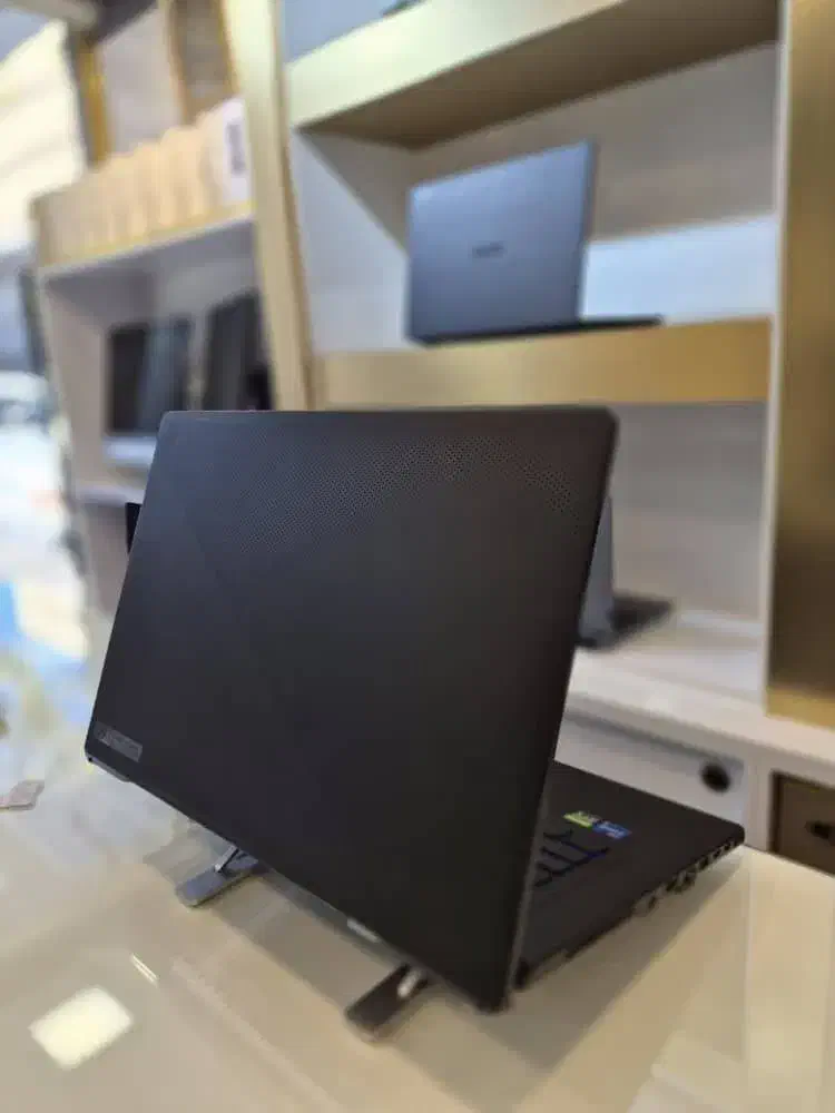 غول گیمینگ ایسوس راگ زفیروس با کارتن اورجینال|رایانه همراه|شیراز, ملاصدرا|دیوار