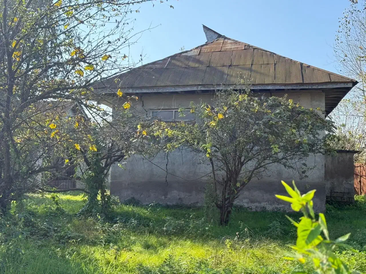 خانه روستایی بهمراه سند تک برگ|فروش زمین و ملک کلنگی|لاهیجان, آهندان|دیوار