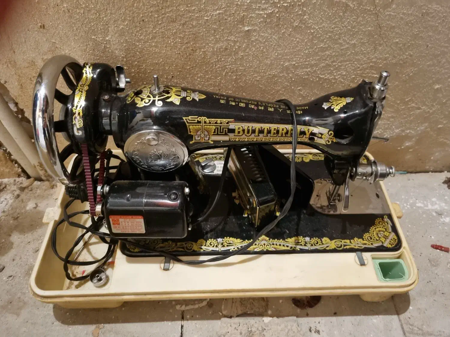 چرخ خیاطی|چرخ خیاطی و ریسندگی|شیراز, کوی وحدت|دیوار