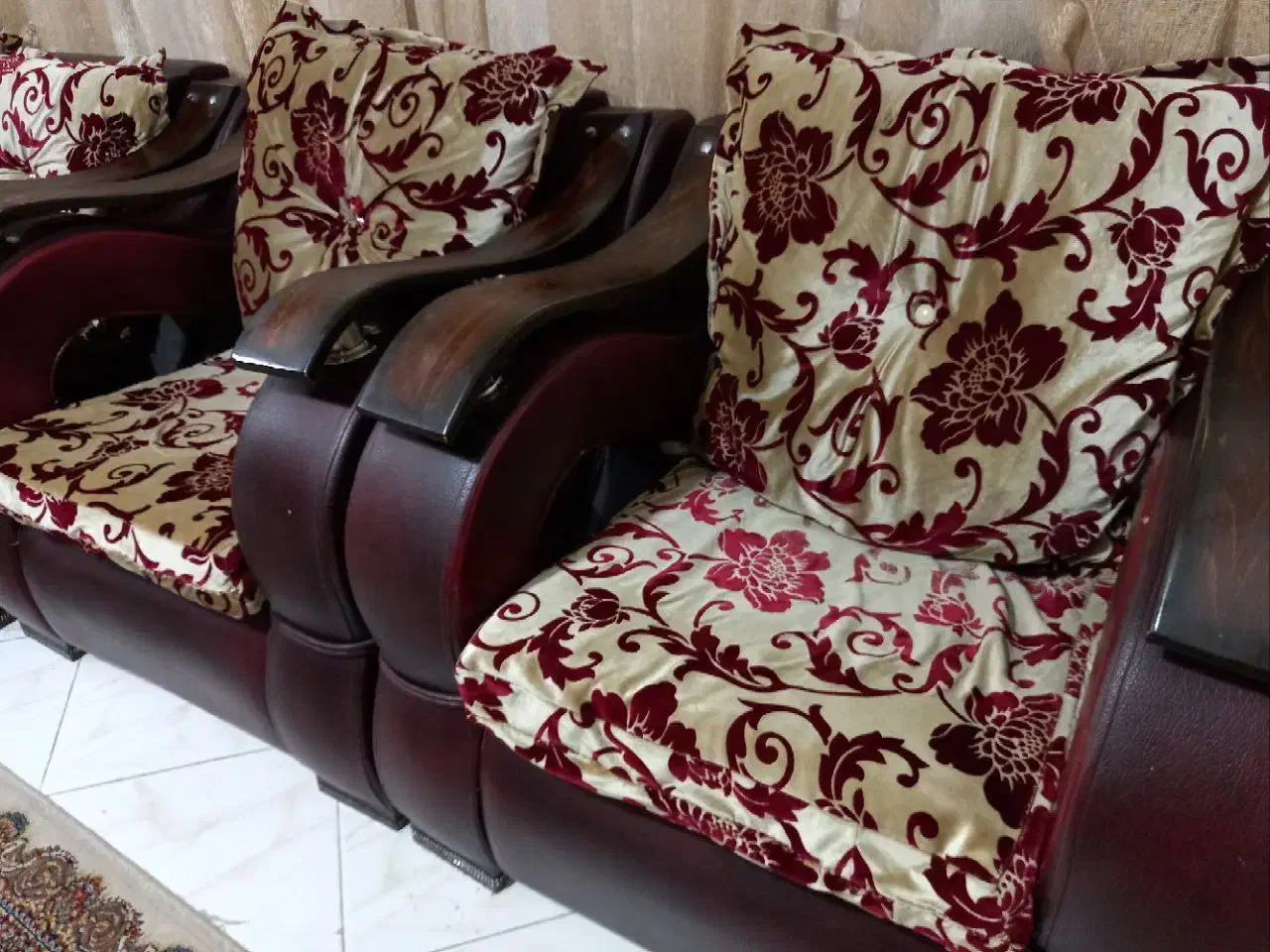 مبل ۷نفره راحتی|مبلمان خانگی و میز عسلی|شاهینشهر, عطار|دیوار