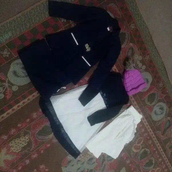 لباس دخترانه 4 ساله  در حد نو  توافقی. شمس آباد|کفش و لباس بچه|جوین, |دیوار