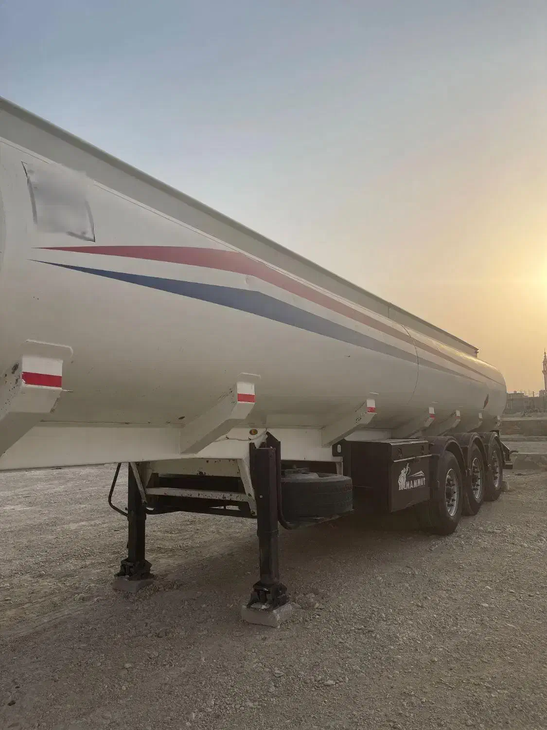 تانکر سوخت چهار مواد ماموت|خودرو سنگین|جناح, |دیوار