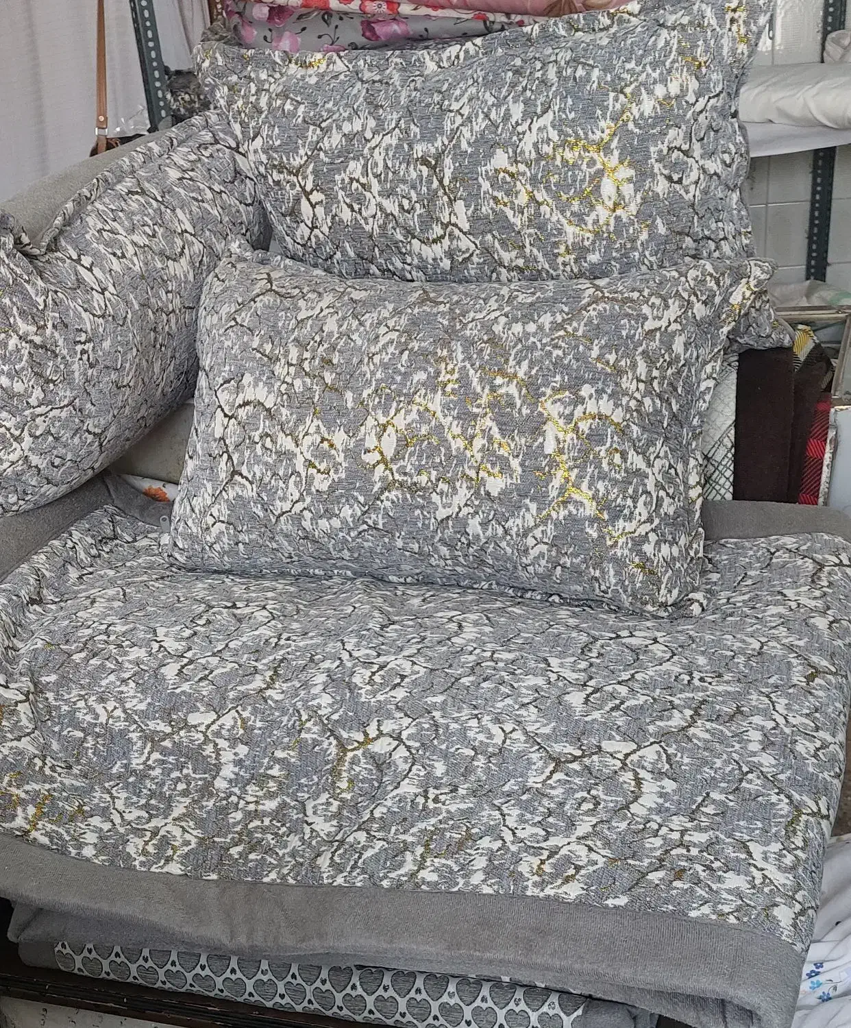 دشک و بالشت|رختخواب، بالش، پتو|شهرکرد, |دیوار