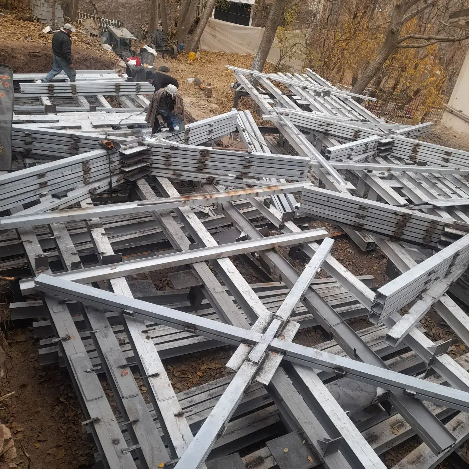 جوشکار وبرشکاری|خدمات پیشه و مهارت|تهران, خاک سفید|دیوار