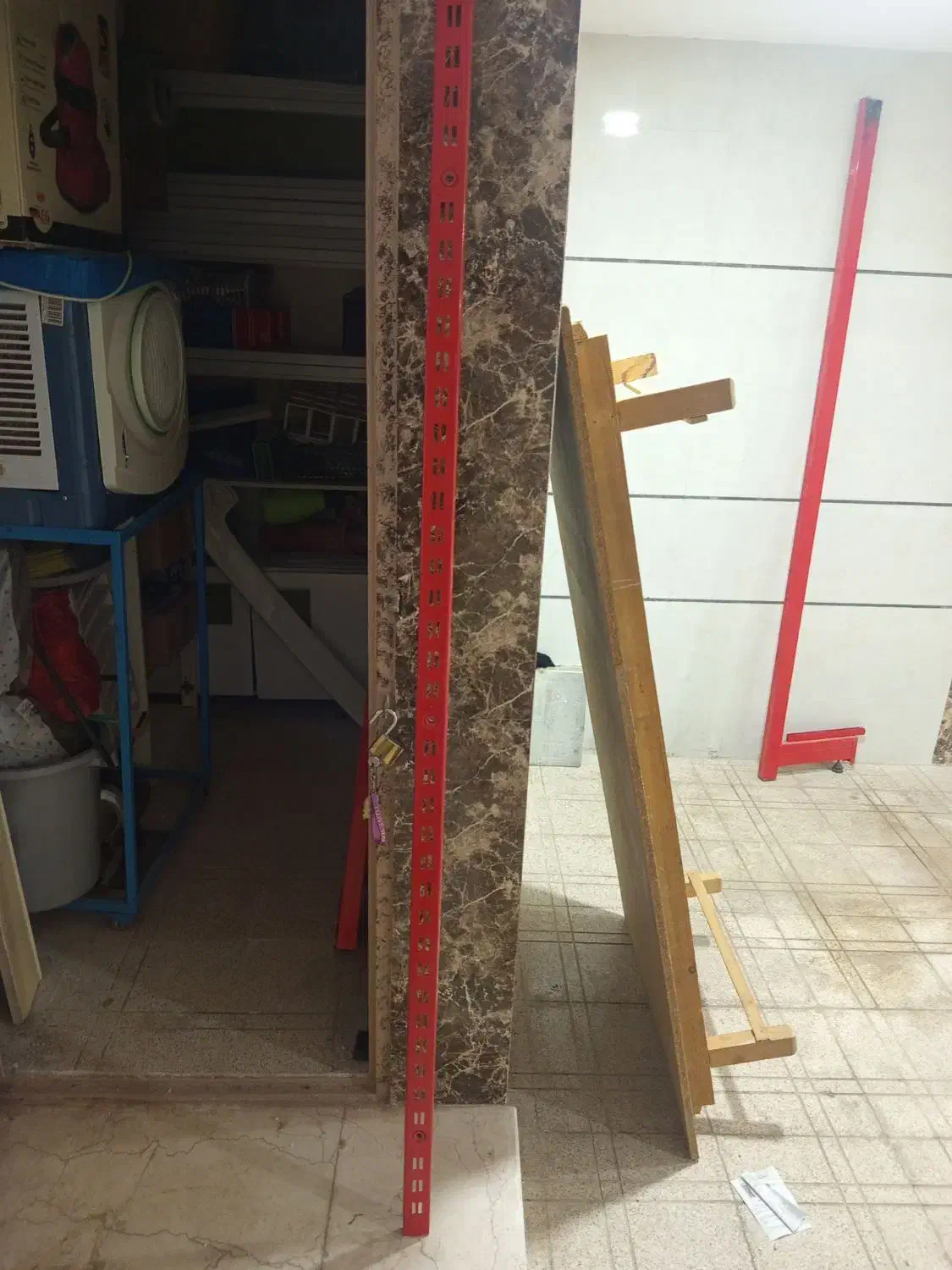 قفسه ایستاده|فروشگاه و مغازه|اصفهان, قهجاورستان|دیوار