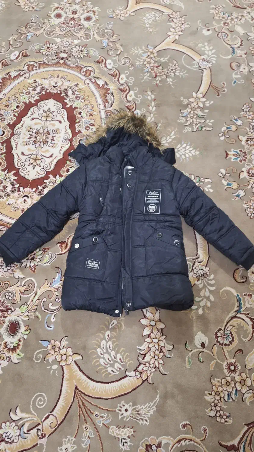 کاپشن بچه‌گانه ۴یا ۵ ساله درحد نو|کفش و لباس بچه|رشت, کوی فکوری|دیوار