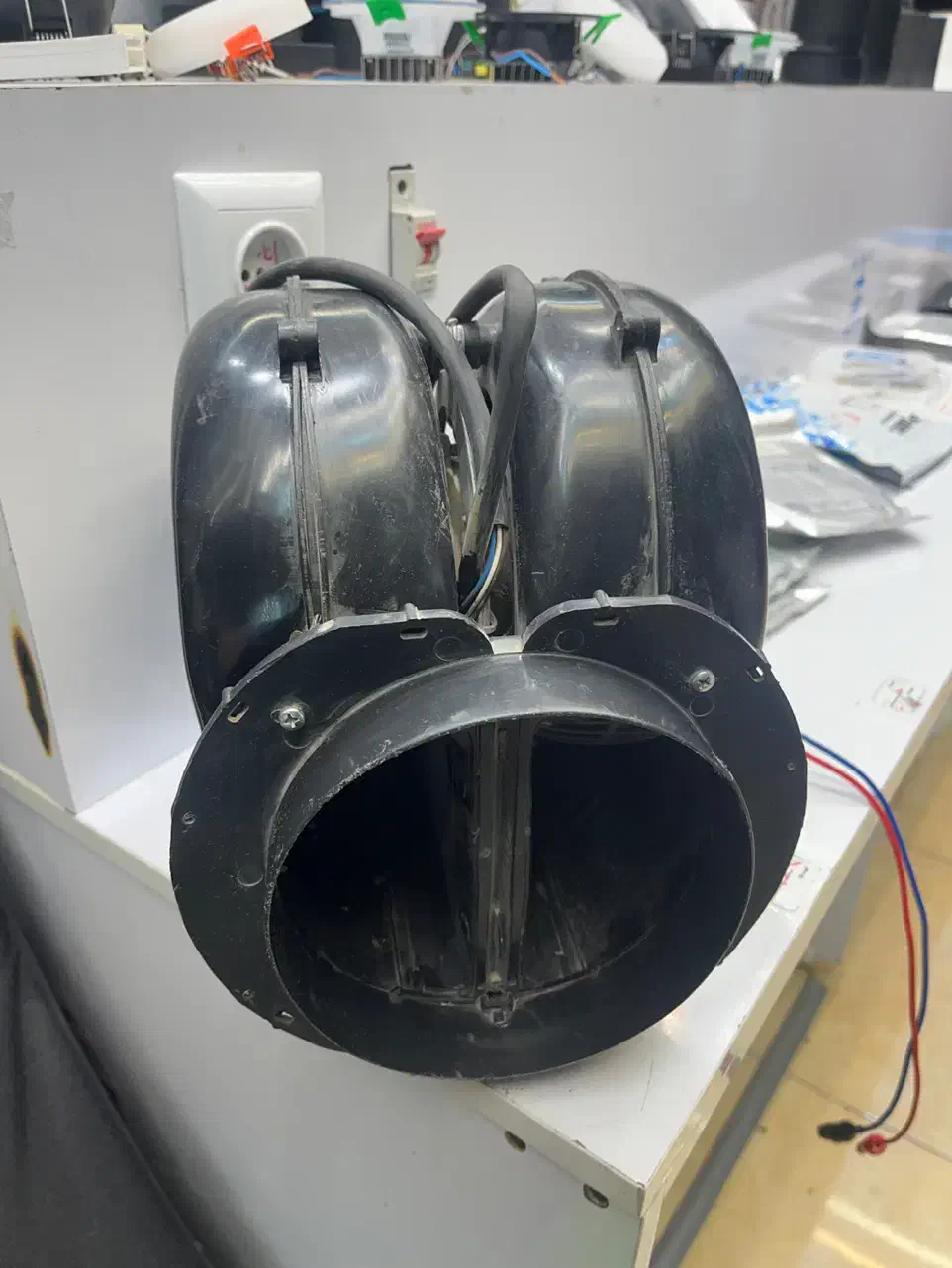 جت فن حلزونی|پنکه و تصفیه‌کنندهٔ هوا|نیشابور, دارایی|دیوار