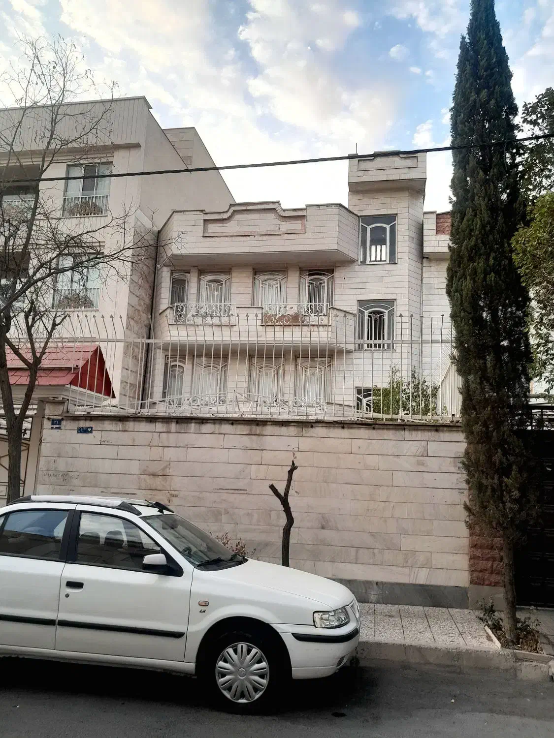 کلنگی ۱۶۲ متری بر ۹/در۳طبقه بنا.شهرک چشمه منطقه ۲۲|فروش زمین و ملک کلنگی|تهران, زیبادشت|دیوار