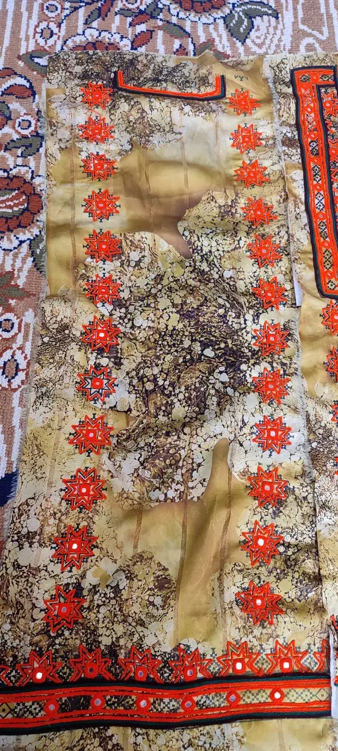لباس تپه ی|لباس|سراوان, |دیوار