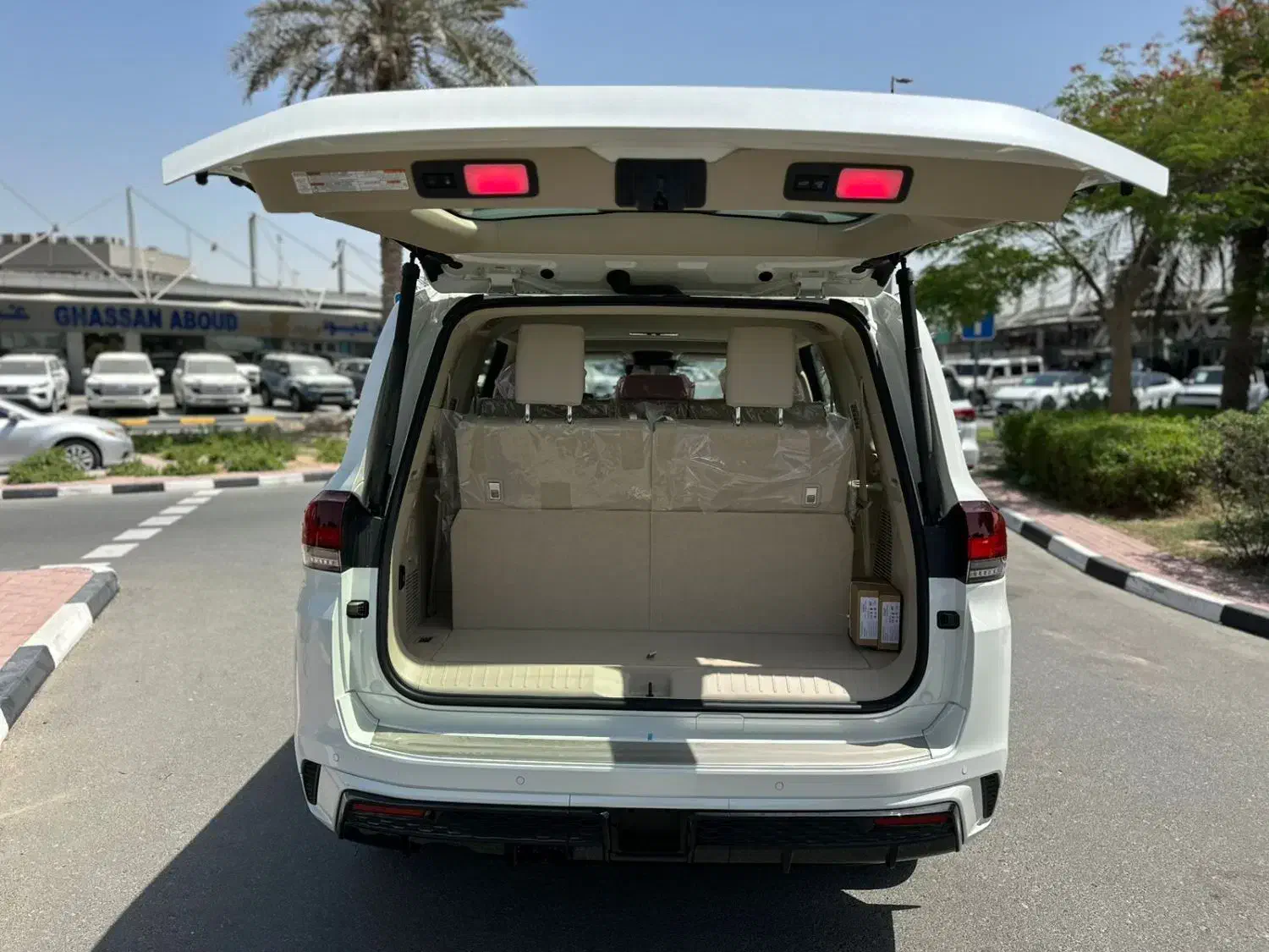 وارد کننده مستقیم  لنکروز  VX 2025صفر6سیلندر|خودرو سواری و وانت|آبادان, |دیوار