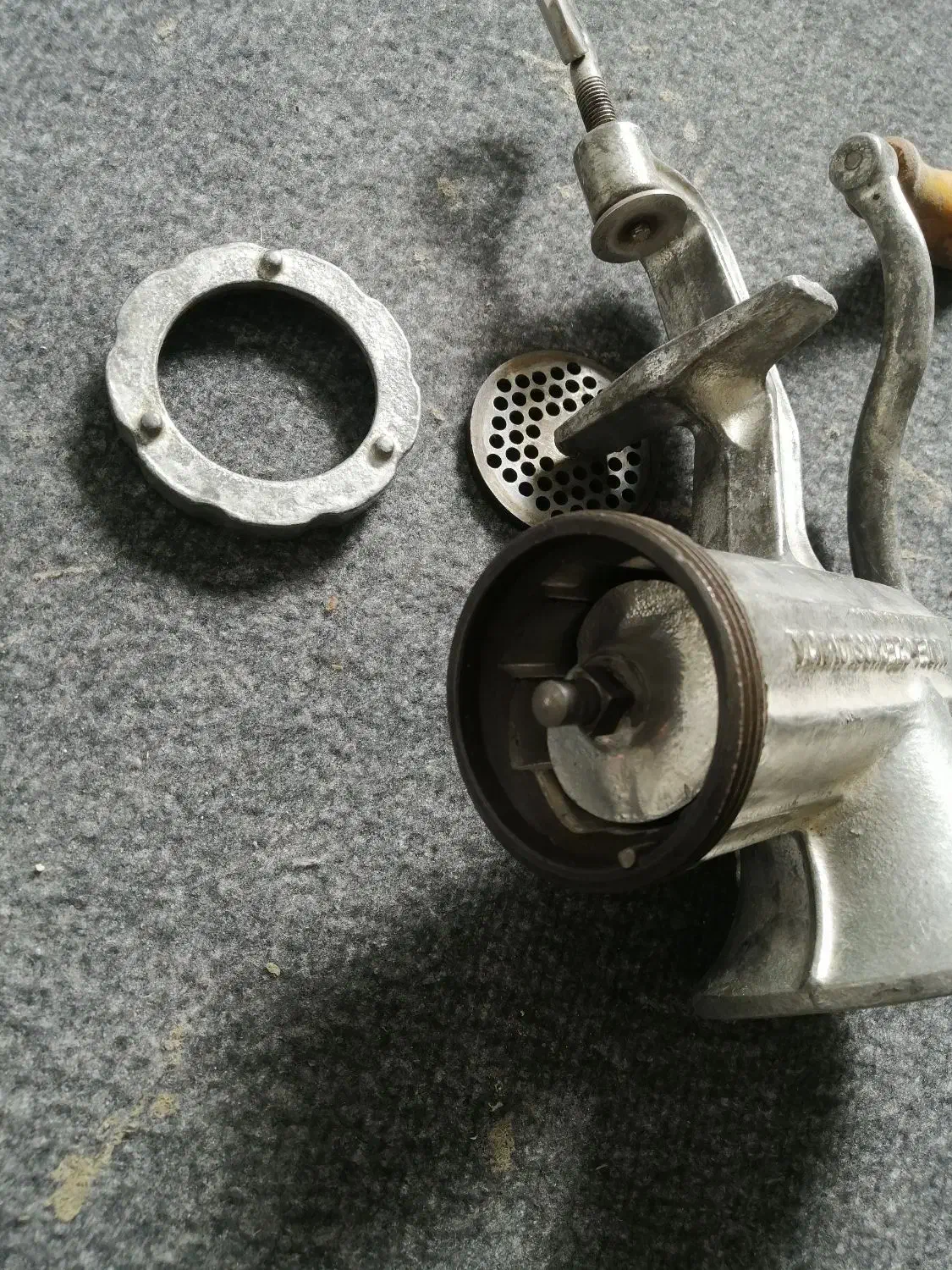 چرخ گوشت|ظروف پخت‌وپز|سبزوار, قاضی زاد|دیوار