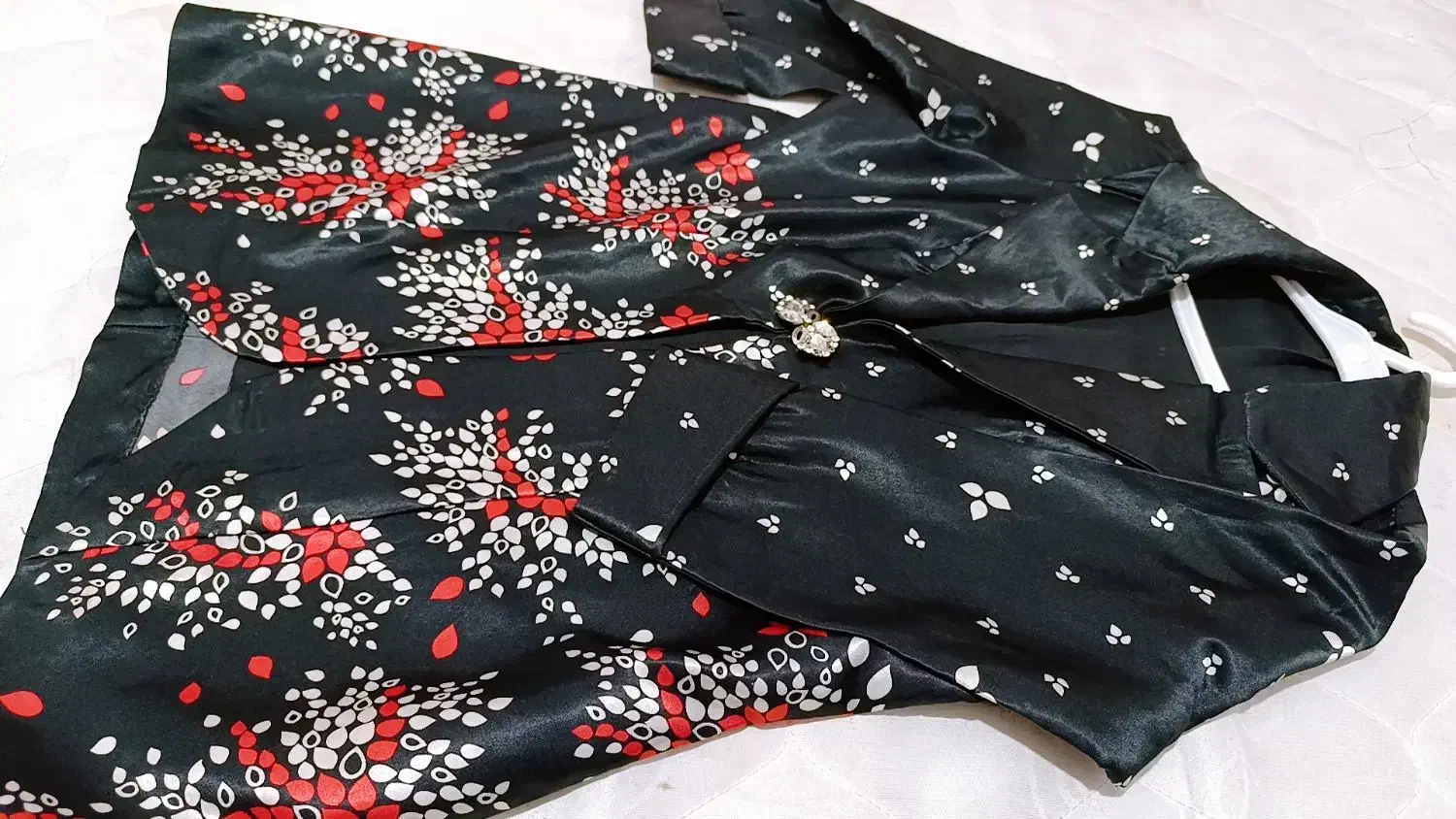 دوتاکت نو، جنس کرپ اصل و ساتن،|لباس|بم, |دیوار