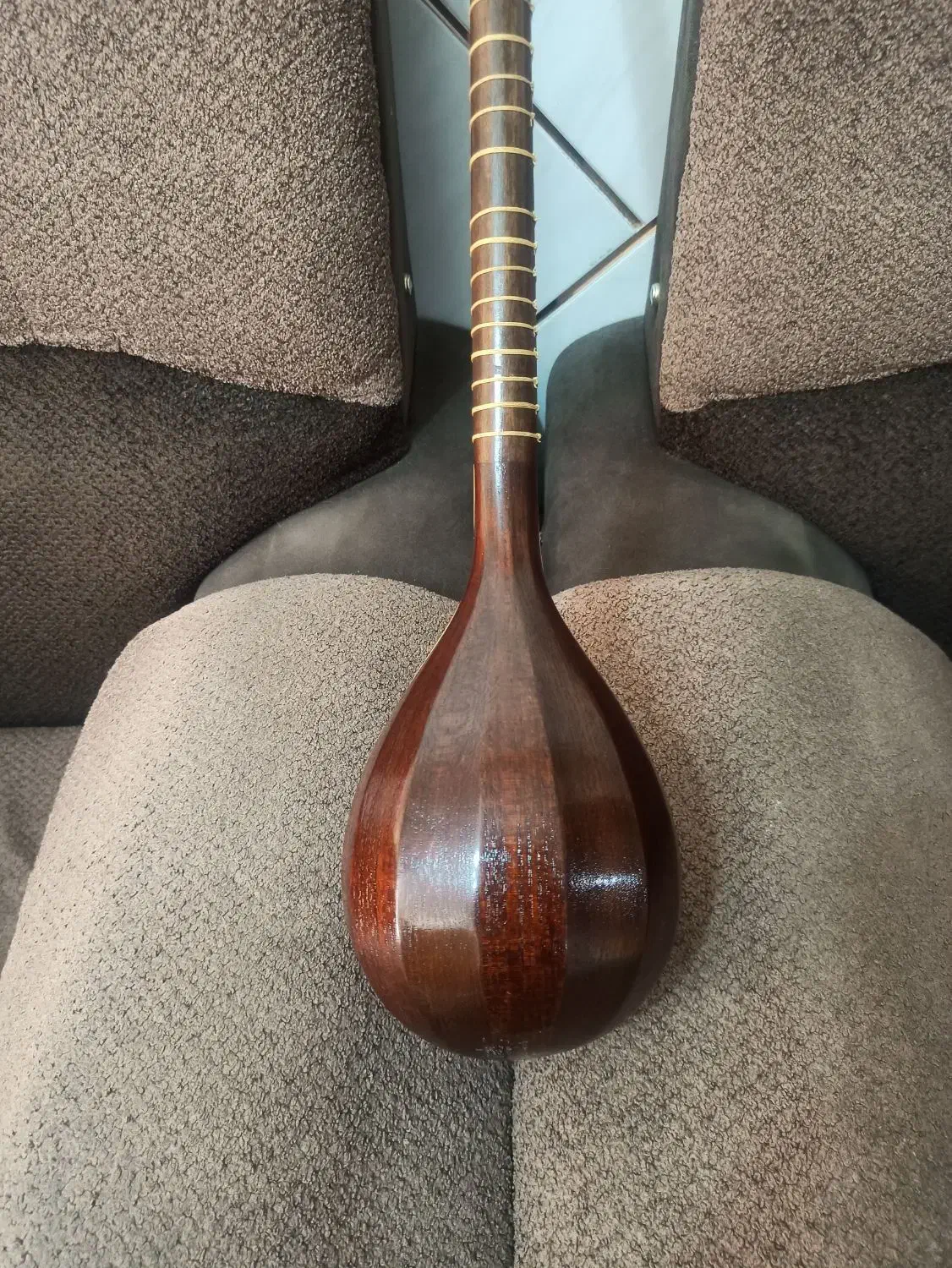 سه تار فروشی|سازهای سنتی|نجفآباد, باهنر|دیوار