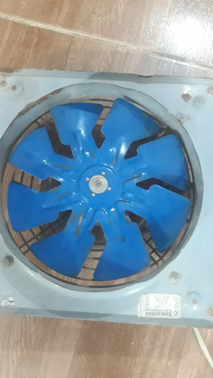 فن یا هواکش|پنکه و تصفیهکنندهٔ هوا|زبرخان, |دیوار