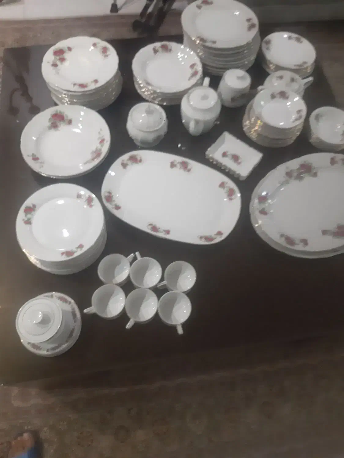 بشقاب و دیس و ... گل سرخی|ظروف سرو و پذیرایی|تهران, امانیه|دیوار