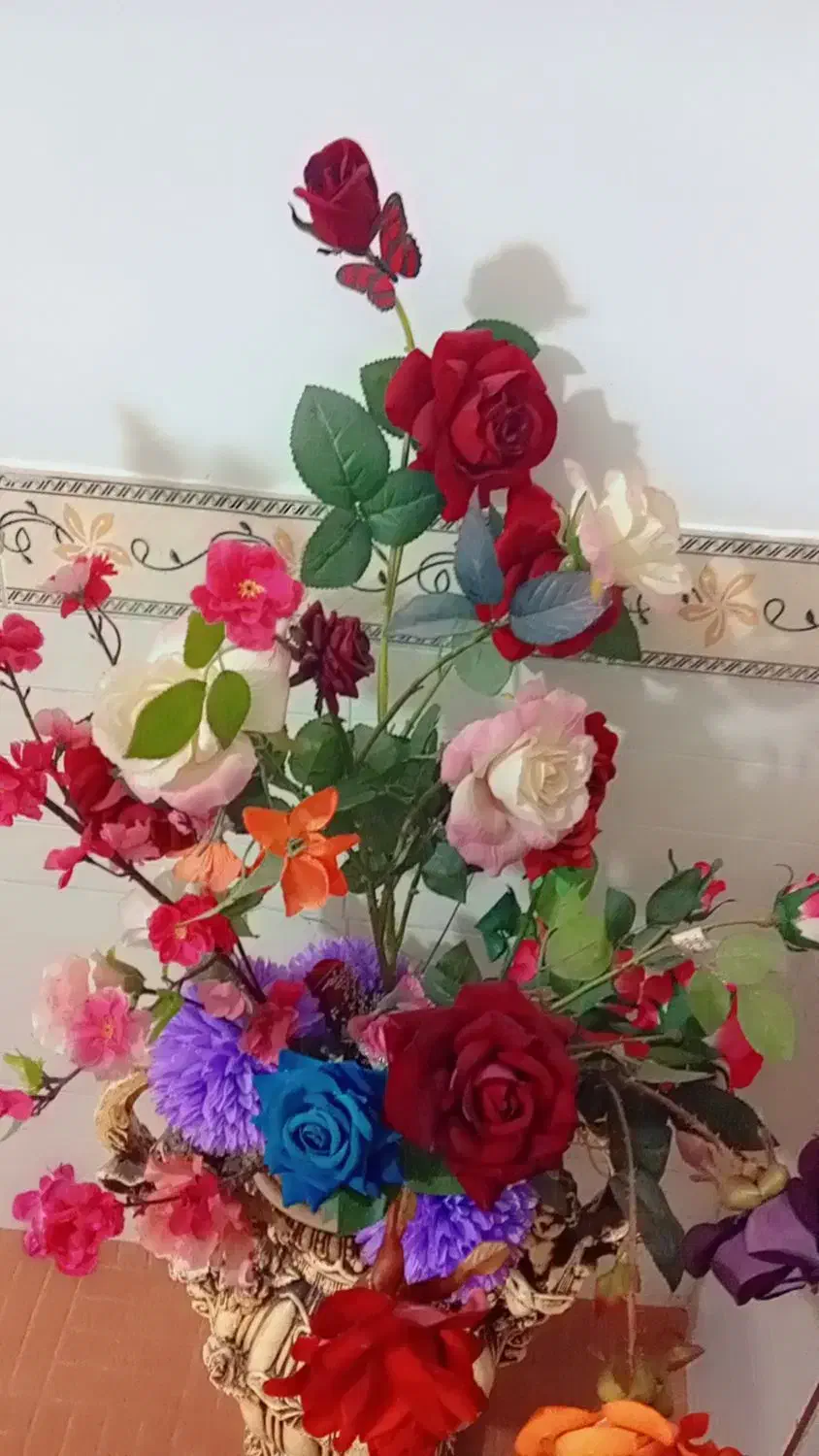 گل و گلدان|گل مصنوعی|میانه, |دیوار