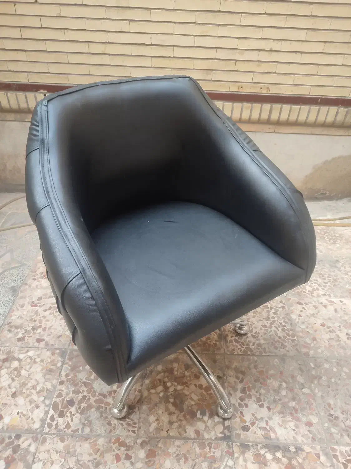 صندلی چرخدار|آرایشگاه و سالن‌های زیبایی|بندرعباس, |دیوار