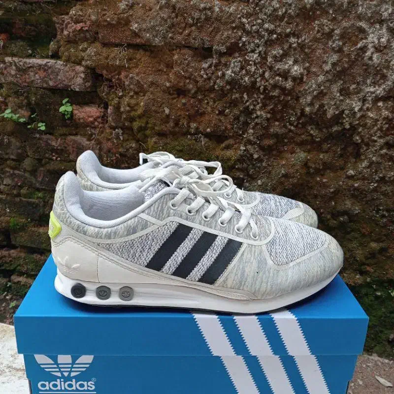 کتونی اورجینال آدیداس ترینر سایز 44/5|کیف، کفش، کمربند|تهران, جوادیه تهرانپارس|دیوار