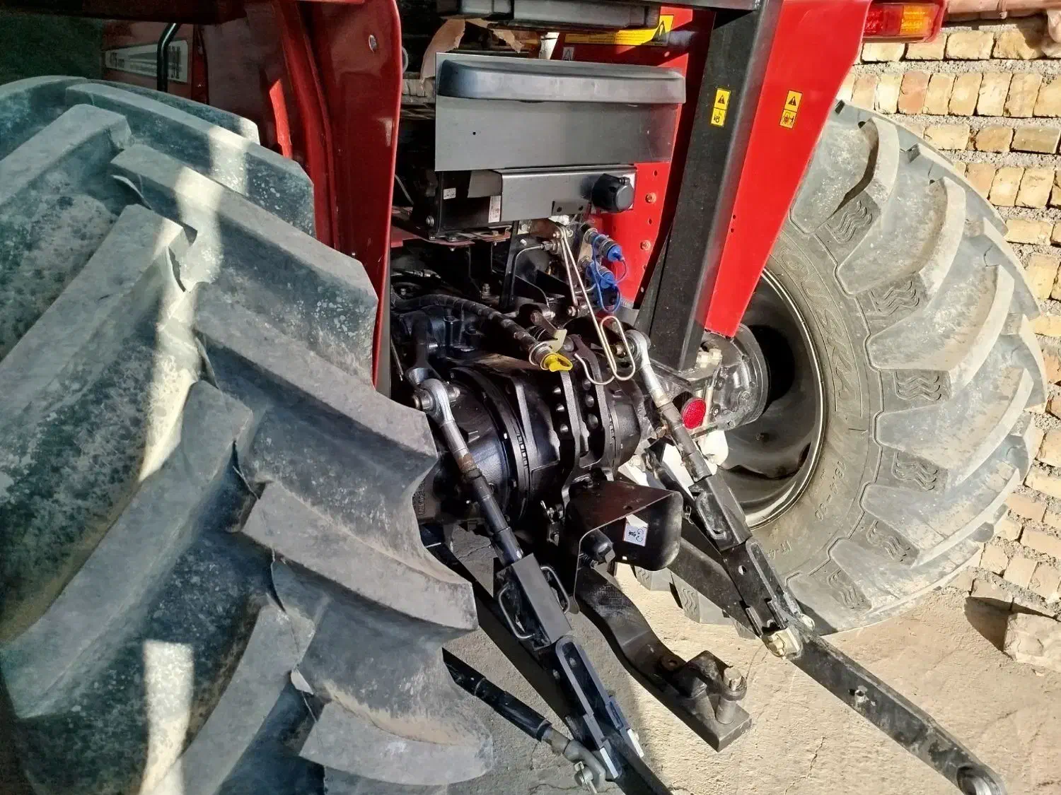 تراکتور ۴۷۵مدل ۴۰۴ کارکرد ۹۷ساعت|خودرو سنگین|دهگلان, |دیوار