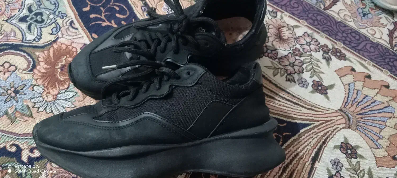 کفش اسپرت|کیف، کفش، کمربند|اهواز, زندوکیلی|دیوار