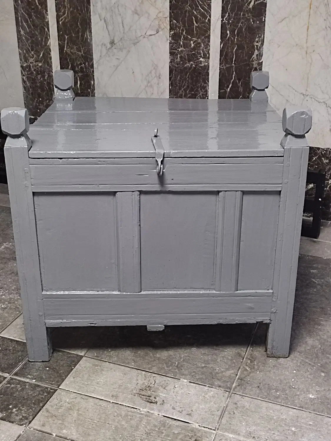 صندوق برنج قدیمی|کلکسیون اشیاء عتیقه|رشت, چله خانه|دیوار