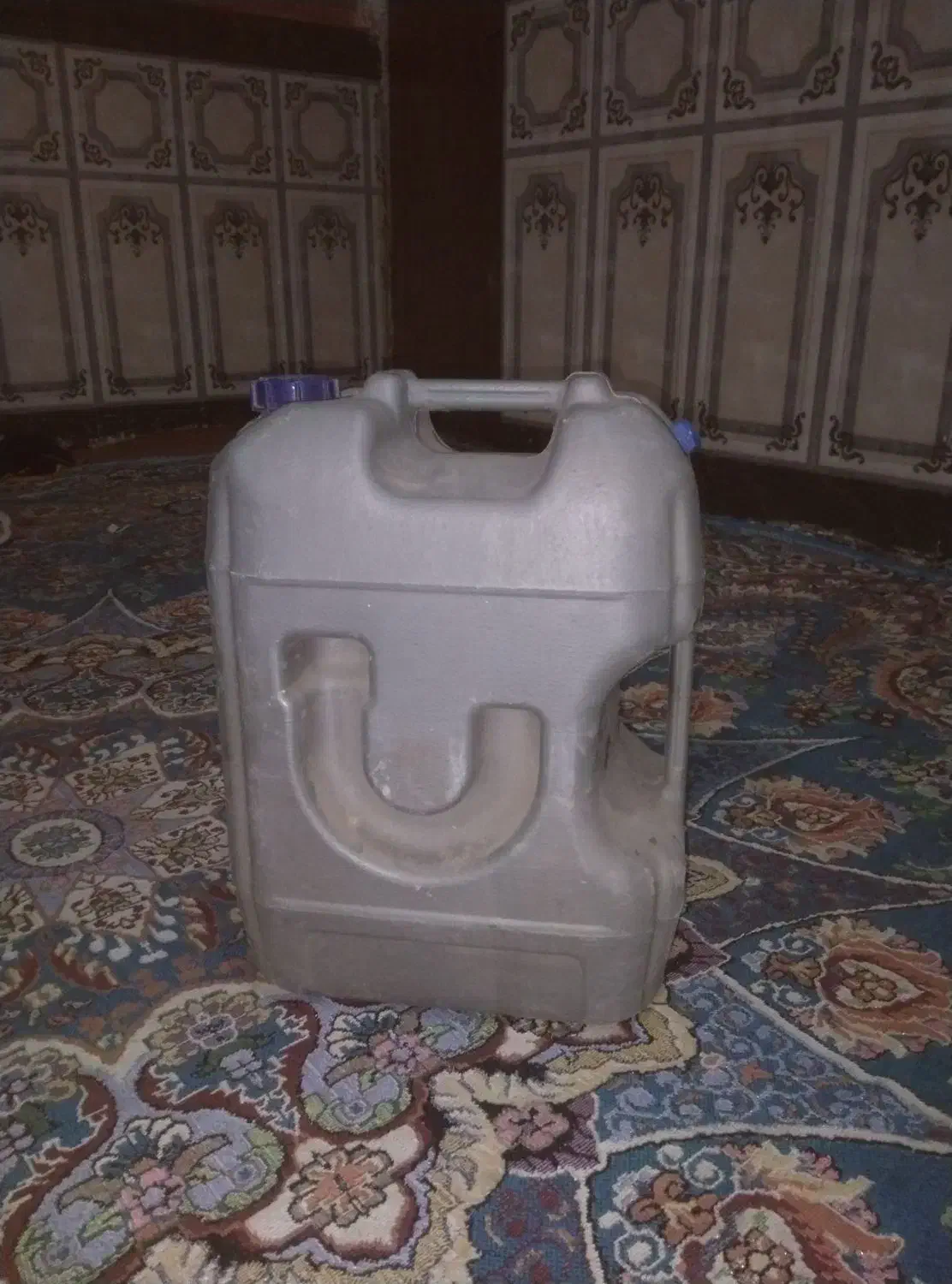 گالن ۲۰ لیتر سالم|ظروف نگهدارنده، پلاستیکی، یک‌بارمصرف|سراوان, |دیوار