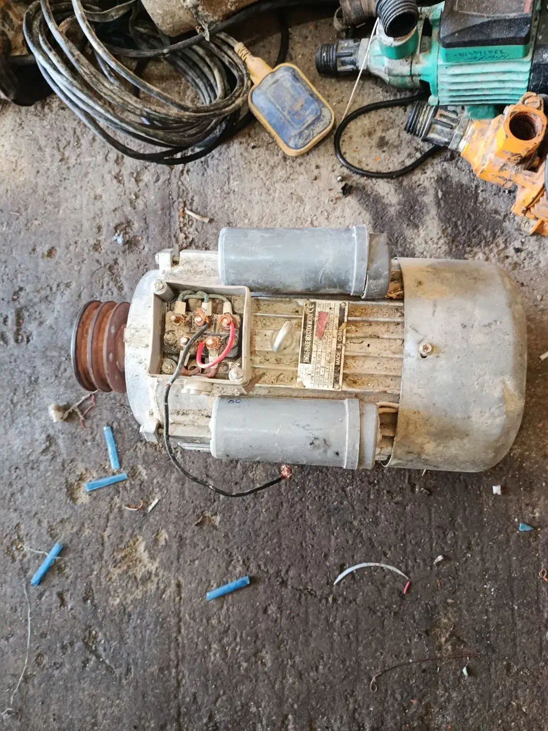 فروش کف کش ایرانی توان و چینی دسته دوم تمیز|سایر لوازم برقی|سراوان, |دیوار