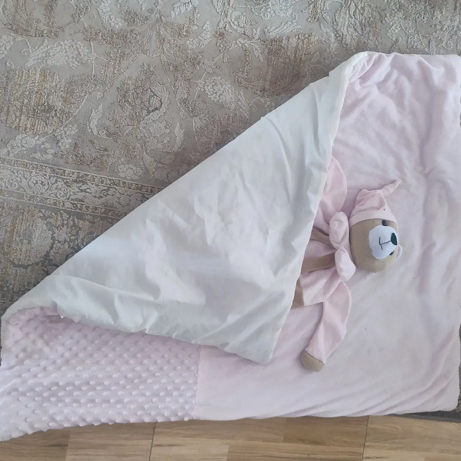 پتو مخمل بچگانه|کفش و لباس بچه|قم, تولید دارو و یخچال|دیوار